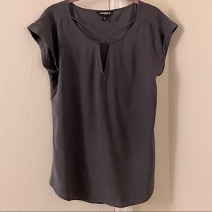 2 / $12! ✨✨ Express short sleeve blouse